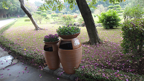  汕頭玻璃鋼花盆垃圾桶，點綴公園好環(huán)境。